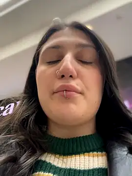 Snapshot of JessiMur chatting on October 13, 3:50 am JessiMur online show from October 13, 3:50 am