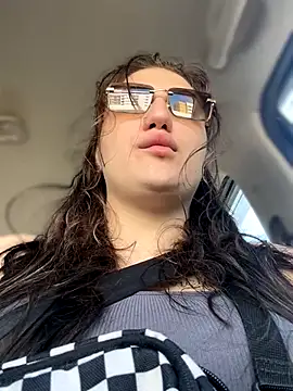 Snapshot of JessiMur chatting on November 14, 4:11 am JessiMur online show from November 14, 4:11 am