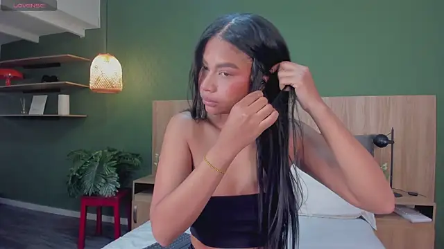 Snapshot of nayah__ chatting on November 30, 2:43 pm nayah online show from November 30, 2:43 pm