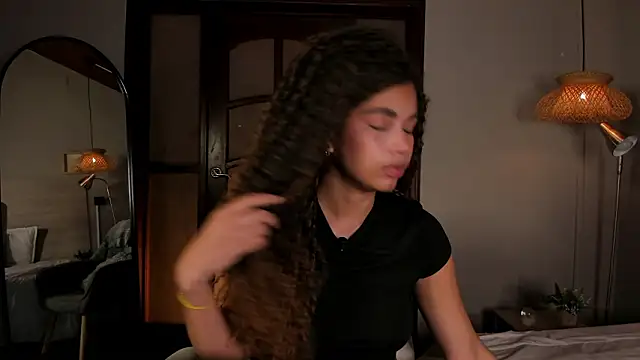 nayah   online show from February 16, 8:16 pm