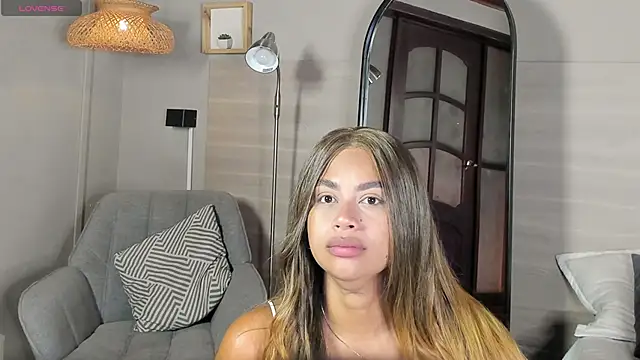 Snapshot of nayah__ chatting on May 25, 7:42 pm nayah online show from May 25, 7:42 pm
