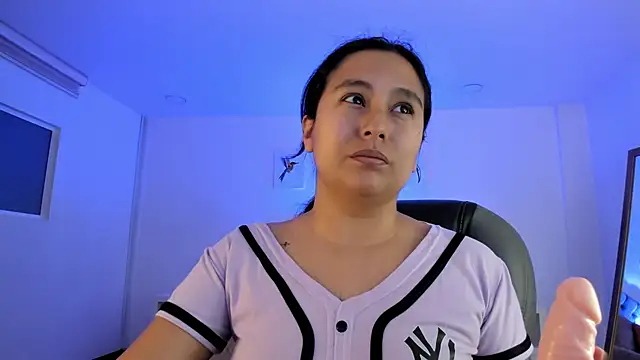  Natalie18 online show from November 6, 3:51 am