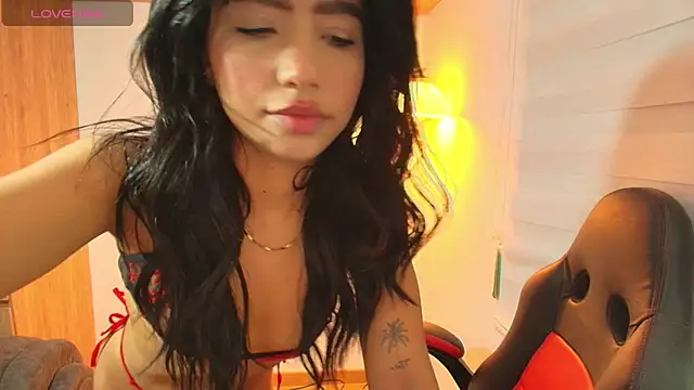 Snapshot of samy_jonnes_ chatting on June 28, 11:44 pm samy jonnes online show from June 28, 11:44 pm