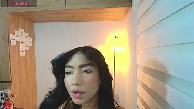 Snapshot of samy_jonnes_ chatting on August 6, 2:46 am samy jonnes online show from August 6, 2:46 am