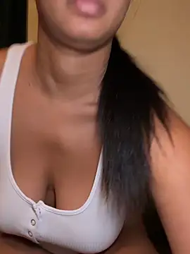 Snapshot of VanessaBling chatting on May 11, 12:38 am VanessaBling online show from May 11, 12:38 am