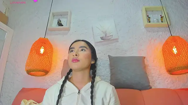 emiily s online show from October 22, 12:05 pm