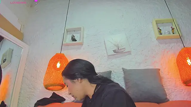 emiily s online show from October 23, 12:04 pm