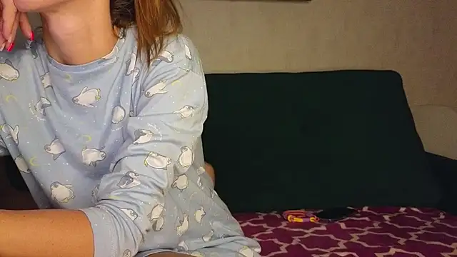 Snapshot of FoxLoveBasik chatting on March 11, 2:32 am FoxLoveBasik online show from March 11, 2:32 am