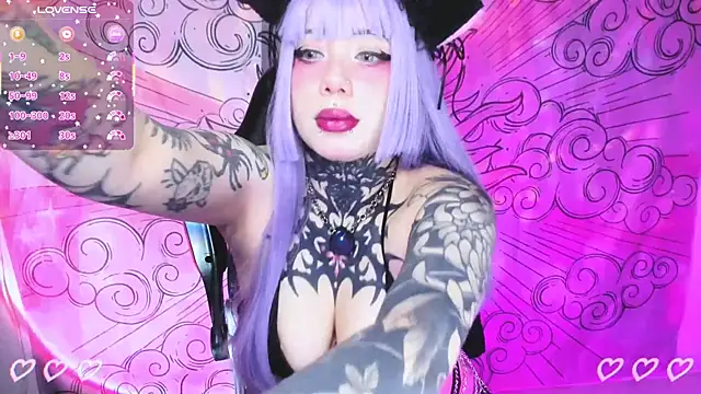 Snapshot of Kat_riina chatting on May 24, 7:30 pm Kat riina online show from May 24, 7:30 pm
