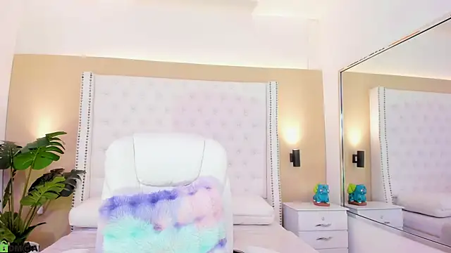 Snapshot of celeste_wayne chatting on July 23, 12:02 am celeste wayne online show from July 23, 12:02 am