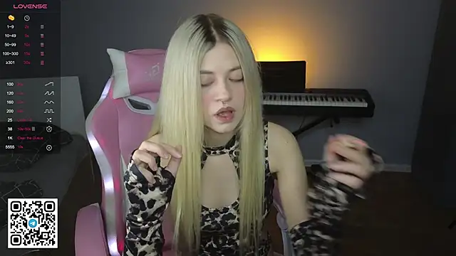 Snapshot of mybunnywendy chatting on February 23, 2:25 pm mybunnywendy online show from February 23, 2:25 pm