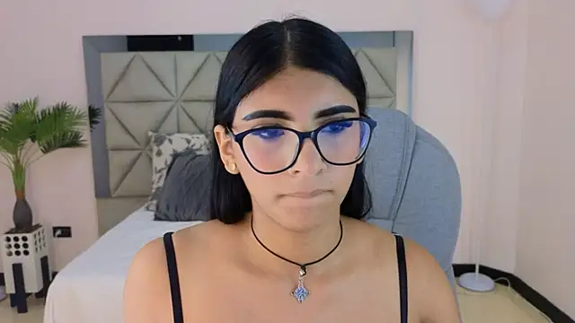 Snapshot of maiaa_ruiz chatting on November 18, 2:43 pm maiaa ruiz online show from November 18, 2:43 pm