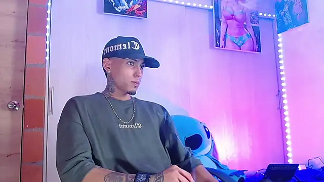 Snapshot of Liam_lee chatting on November 18, 3:05 pm Liam lee online show from November 18, 3:05 pm