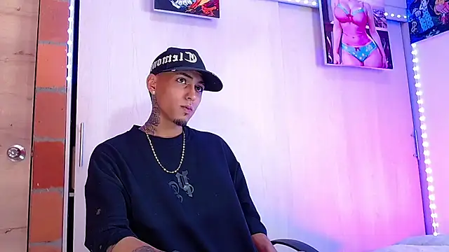 Snapshot of Liam_lee chatting on November 20, 2:17 pm Liam lee online show from November 20, 2:17 pm