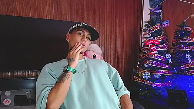 Snapshot of Liam_lee chatting on December 13, 7:53 pm Liam lee online show from December 13, 7:53 pm