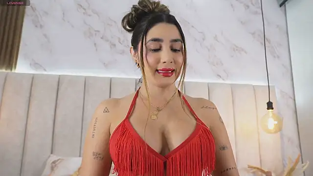 Snapshot of Annyy_Rosse chatting on November 14, 6:34 am Annyy Rosse online show from November 14, 6:34 am