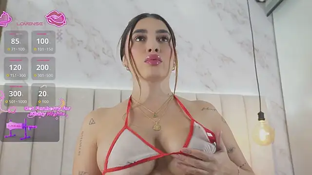 Snapshot of Annyy_Rosse chatting on December 1, 6:18 am Annyy Rosse online show from December 1, 6:18 am