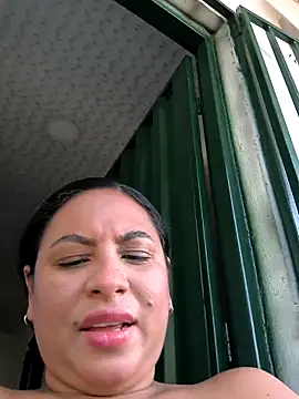 Snapshot of Francesca_ferrari chatting on May 9, 9:42 pm Francesca ferrari online show from May 9, 9:42 pm