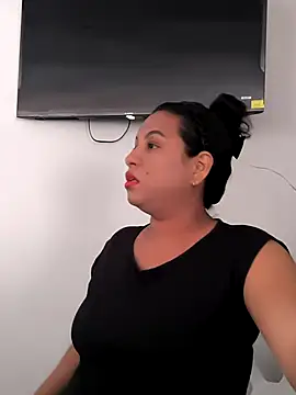 Snapshot of Francesca_ferrari chatting on July 17, 10:14 pm Francesca ferrari online show from July 17, 10:14 pm