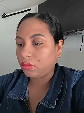 Snapshot of Francesca_ferrari chatting on July 21, 9:28 pm Francesca ferrari online show from July 21, 9:28 pm