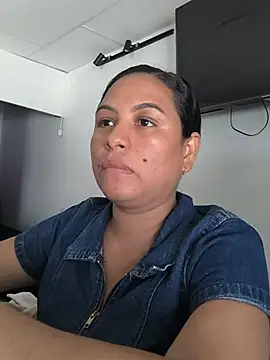 Snapshot of Francesca_ferrari chatting on July 26, 4:58 pm Francesca ferrari online show from July 26, 4:58 pm