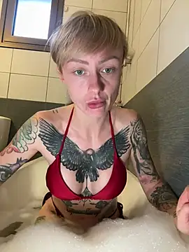 haileyhope  online show from January 4, 2:25 pm