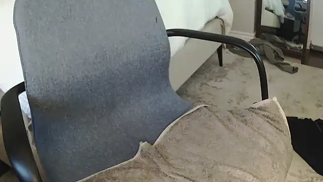 Snapshot of adamgrey11 chatting on November 17, 2:50 am adamgrey11 online show from November 17, 2:50 am