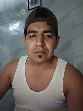 latino17 online show from March 17, 11:30 pm