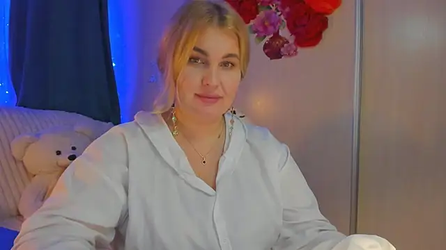 Snapshot of CoraSwon chatting on January 23, 5:42 pm CoraSwon online show from January 23, 5:42 pm