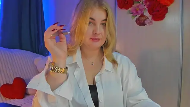 Snapshot of CoraSwon chatting on January 30, 8:10 pm CoraSwon online show from January 30, 8:10 pm