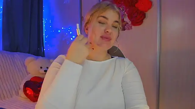 Snapshot of CoraSwon chatting on January 31, 4:38 pm CoraSwon online show from January 31, 4:38 pm