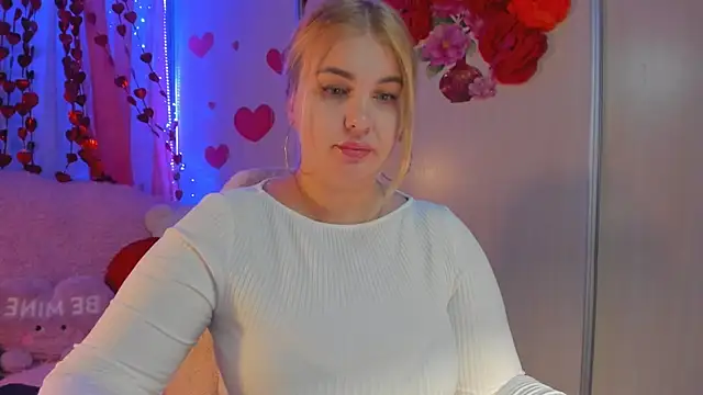 Snapshot of CoraSwon chatting on February 14, 7:23 pm CoraSwon online show from February 14, 7:23 pm