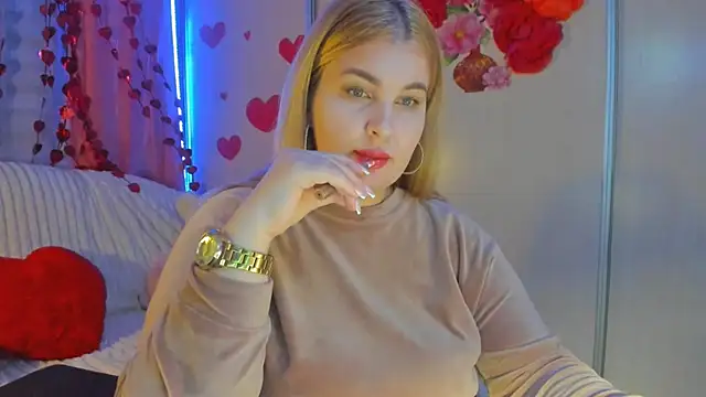 Snapshot of CoraSwon chatting on February 21, 6:26 pm CoraSwon online show from February 21, 6:26 pm