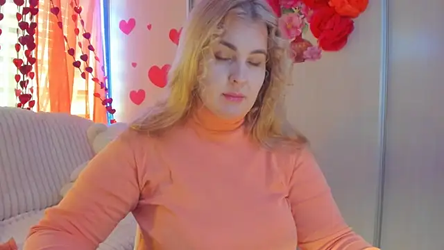 Snapshot of CoraSwon chatting on February 22, 9:56 am CoraSwon online show from February 22, 9:56 am