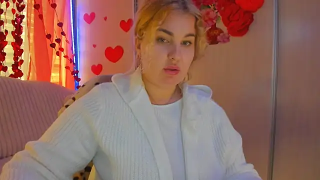 Snapshot of CoraSwon chatting on February 22, 1:02 pm CoraSwon online show from February 22, 1:02 pm