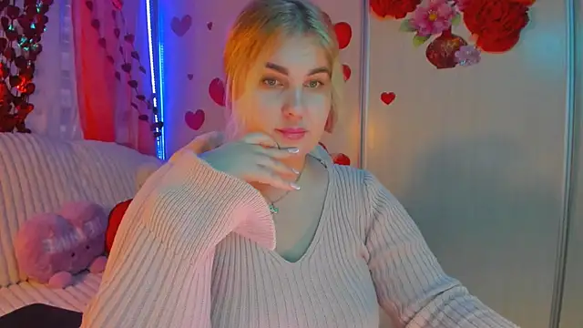 Snapshot of CoraSwon chatting on February 23, 3:40 pm CoraSwon online show from February 23, 3:40 pm