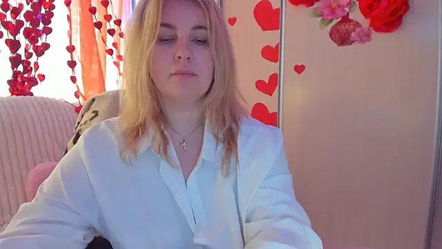 Snapshot of CoraSwon chatting on February 25, 10:58 am CoraSwon online show from February 25, 10:58 am