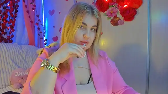 Snapshot of CoraSwon chatting on February 25, 7:14 pm CoraSwon online show from February 25, 7:14 pm