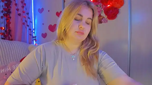 Snapshot of CoraSwon chatting on February 26, 9:16 pm CoraSwon online show from February 26, 9:16 pm