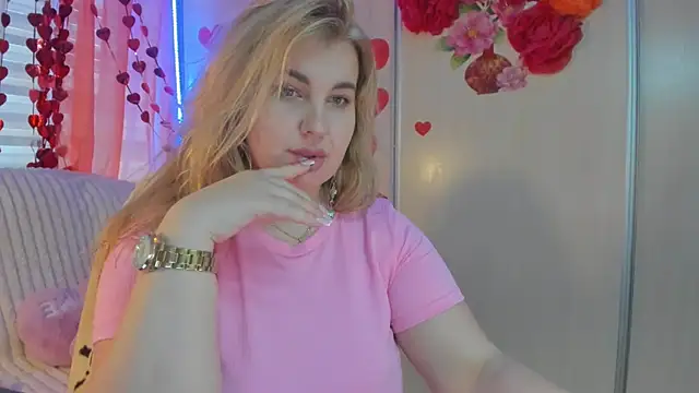 Snapshot of CoraSwon chatting on February 27, 7:34 am CoraSwon online show from February 27, 7:34 am