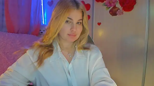 Snapshot of CoraSwon chatting on March 2, 12:20 am CoraSwon online show from March 2, 12:20 am