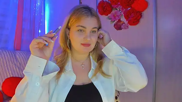 Snapshot of CoraSwon chatting on March 10, 9:40 pm CoraSwon online show from March 10, 9:40 pm