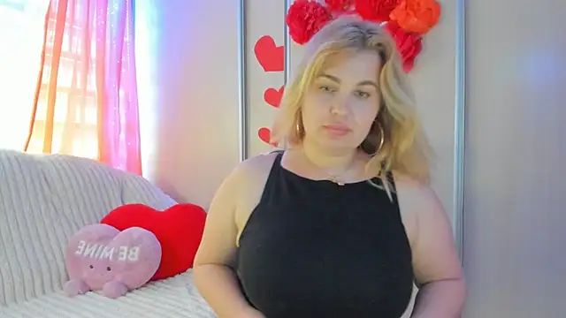 Snapshot of CoraSwon chatting on March 13, 2:23 pm CoraSwon online show from March 13, 2:23 pm