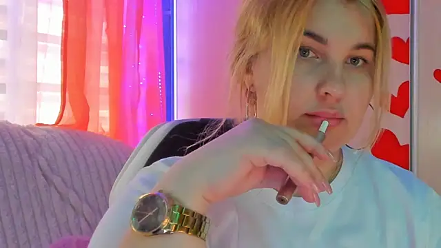 Snapshot of CoraSwon chatting on March 14, 11:45 am CoraSwon online show from March 14, 11:45 am