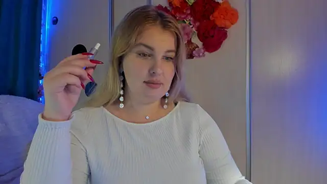 Snapshot of CoraSwon chatting on September 21, 6:20 pm CoraSwon online show from September 21, 6:20 pm