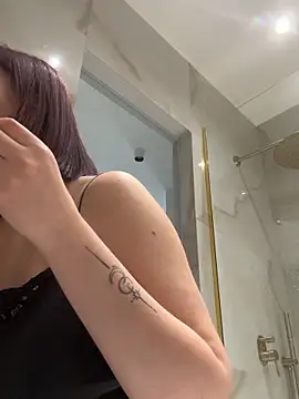 Snapshot of realpurrr chatting on April 12, 8:52 am realpurrr online show from April 12, 8:52 am