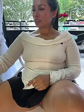 Snapshot of Sofia_Convers chatting on July 28, 7:39 pm Sofia Convers online show from July 28, 7:39 pm