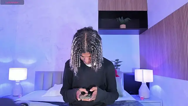 Snapshot of Maxim-Walker chatting on February 9, 3:00 am Maxim-Walker online show from February 9, 3:00 am