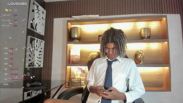 Snapshot of Maxim-Walker chatting on February 16, 3:15 am Maxim-Walker online show from February 16, 3:15 am