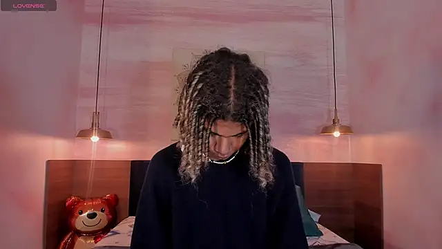 Snapshot of Maxim-Walker chatting on February 27, 3:04 am Maxim-Walker online show from February 27, 3:04 am